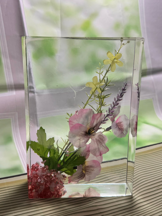 Hand-Crafted Resin Flower Box (silk)